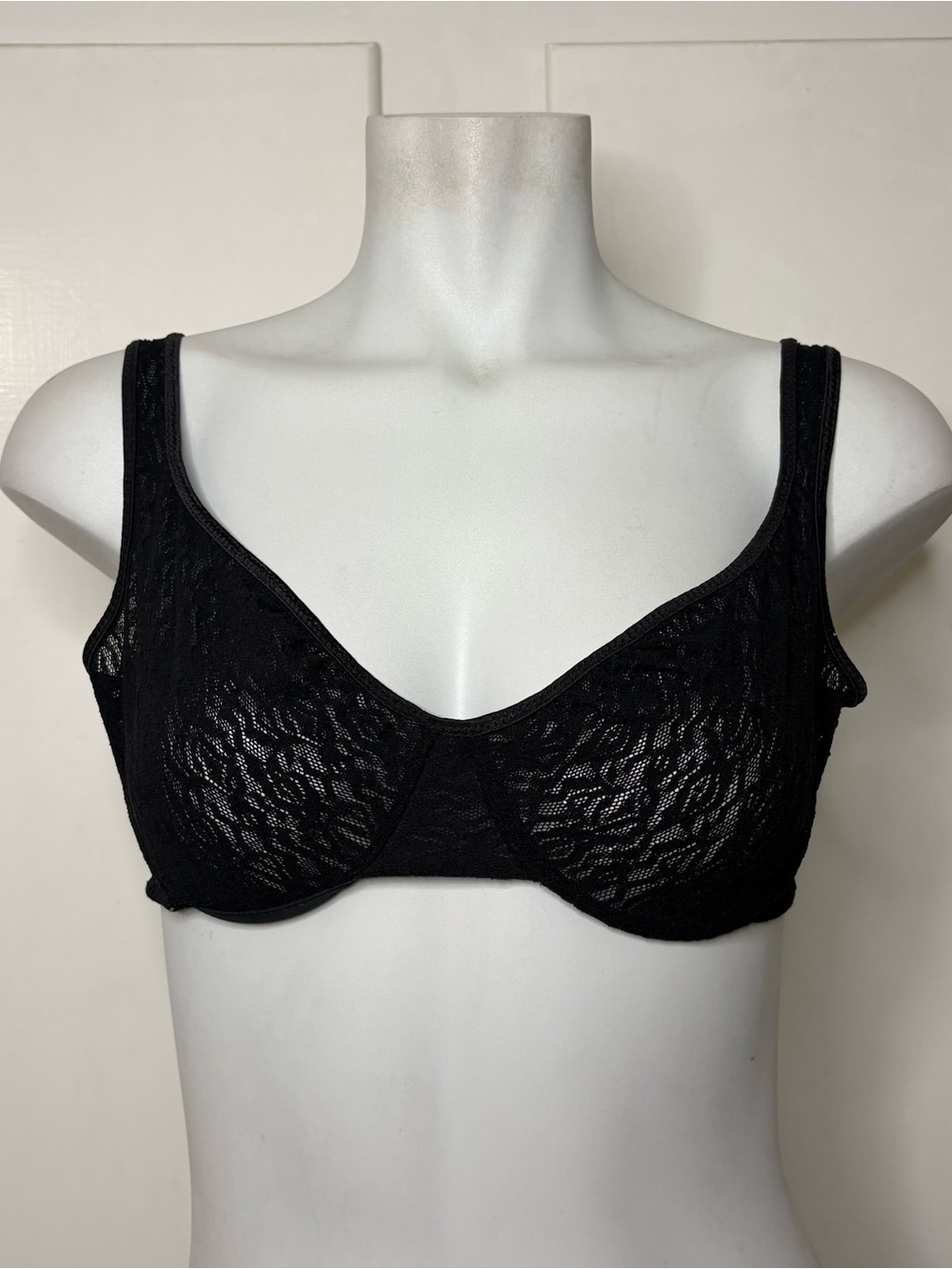 Vintage 90s Black Stretch Lace Unlined Underwire Bra